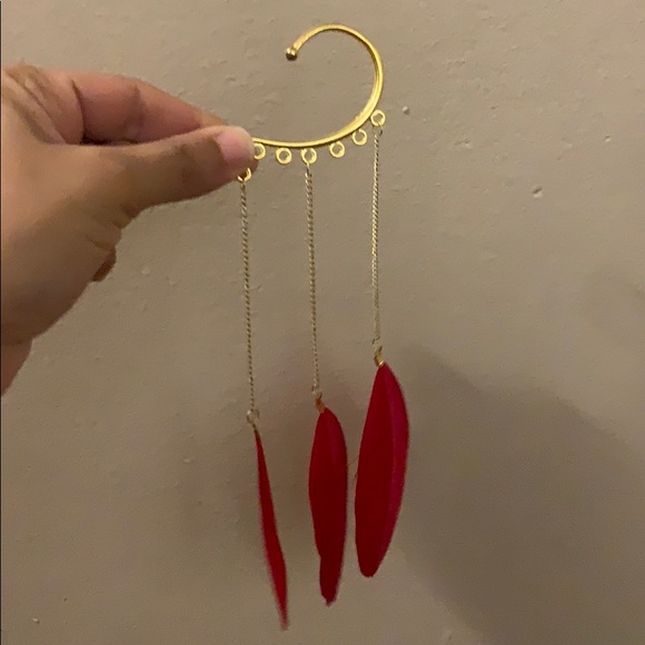 Ear Clip In Red - Picture 4 of 5